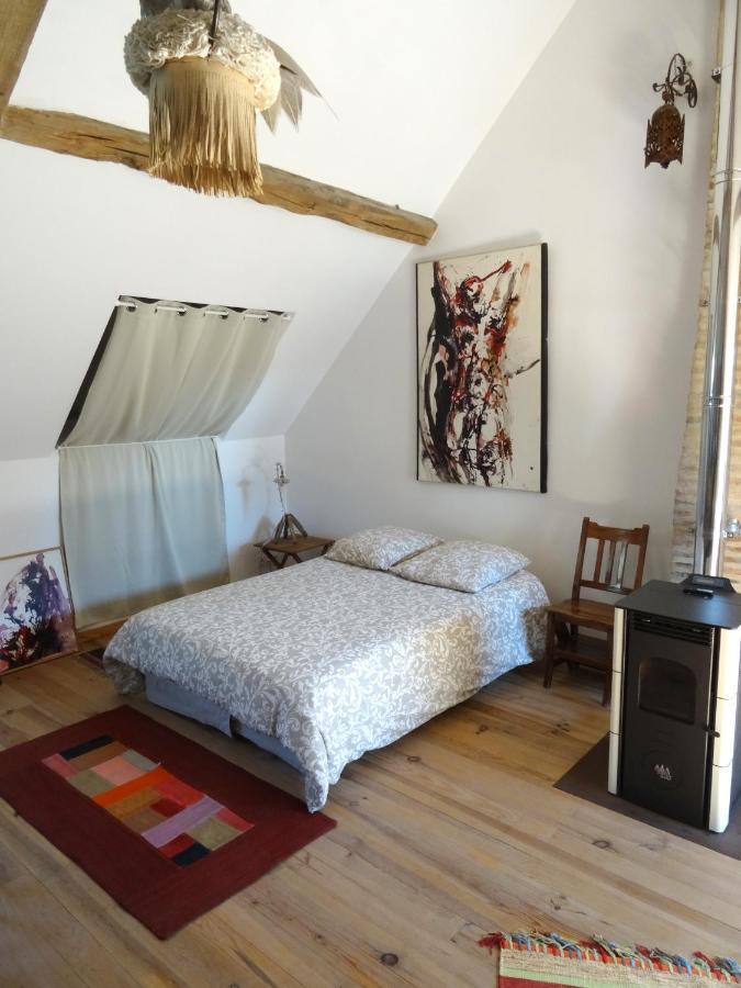Bed and Breakfast L'Escalier Des Reves Saint-Sauveur-en-Puisaye Exterior foto